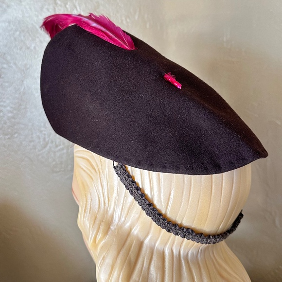 GRACEFUL 1940\'s BROWN FELT TILT TAH + FUCHSIA LONG, CURLY FEATHER main image 9